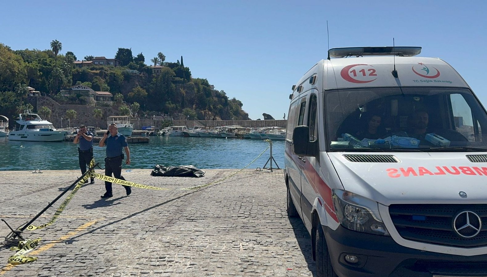 antalyada feci olum falezlerden denize dustu OyNcXuSB