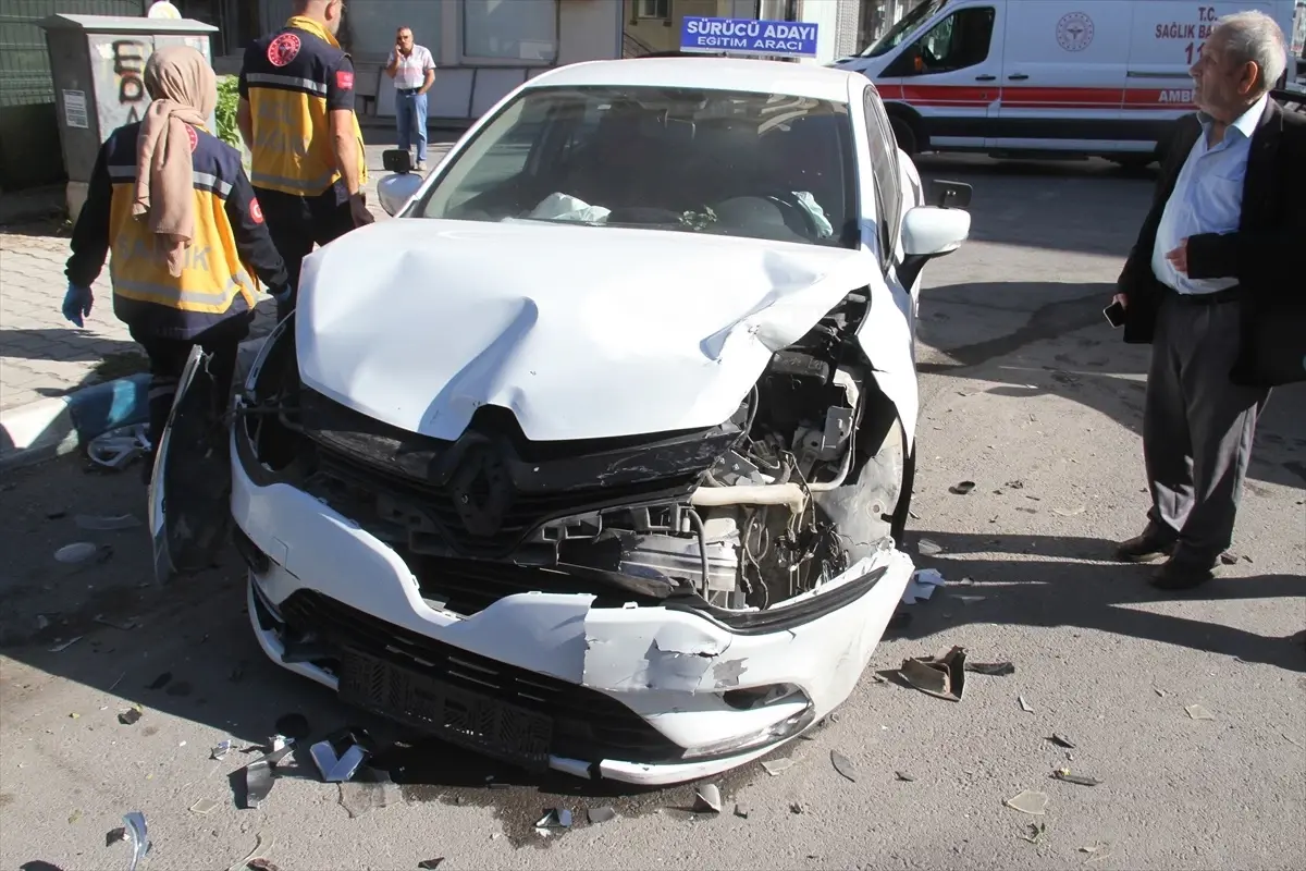 beysehirde iki trafik kazasi 6 yarali IYJbZSEU