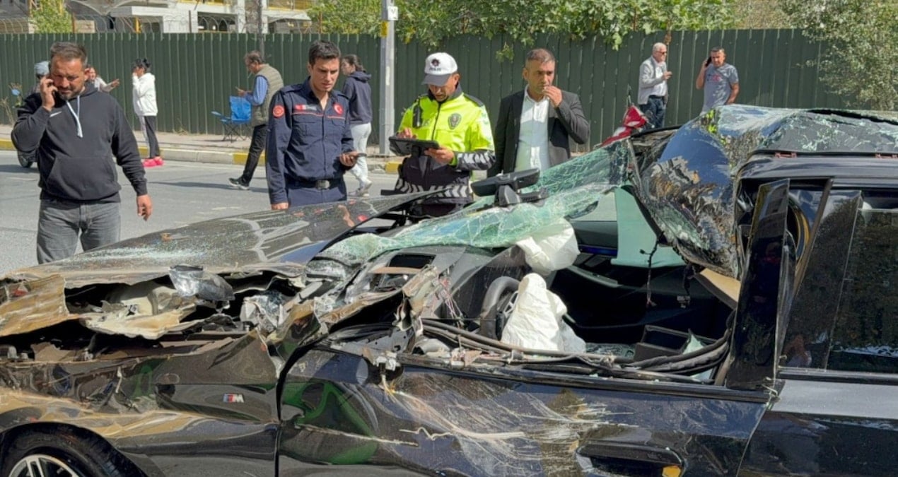 tira carpan otomobilin surucusu aracta sikisti vtDktRuE