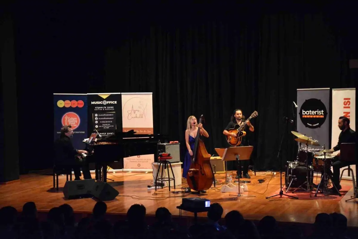 anadolu universitesinde caz ruzgari esra kayikci kuartet konseri lXDYcWMm.jpg