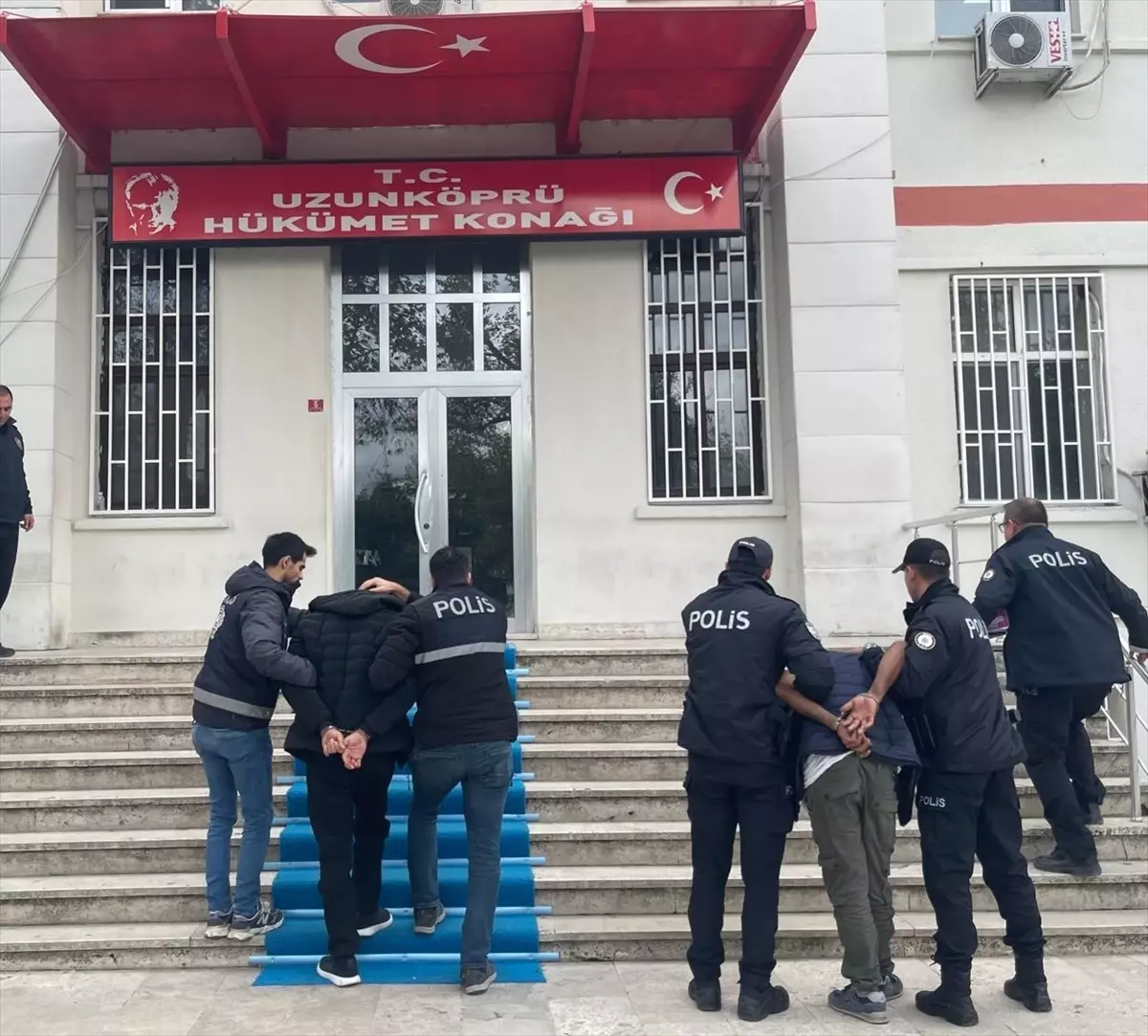 baskan martini tehdit edenler tutuklandi r6huQyI7.jpg