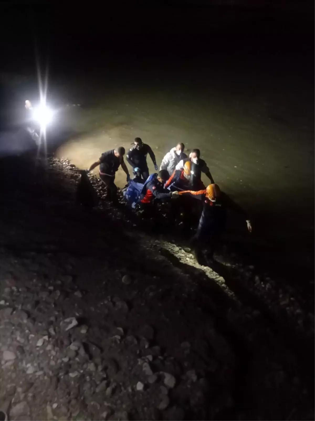 batman cayinda erkek cesedi bulundu LEAz48Ny.jpg