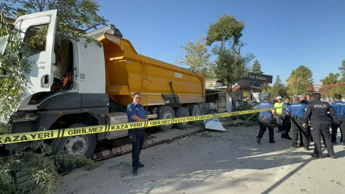 malatyada freni bosalan kamyon kazasi nde5py6J