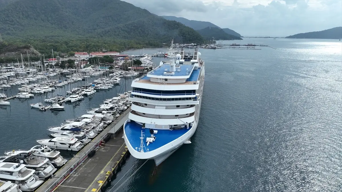 marmarise kruvaziyerle 580 turist geldi rCWsR9Fu.jpg