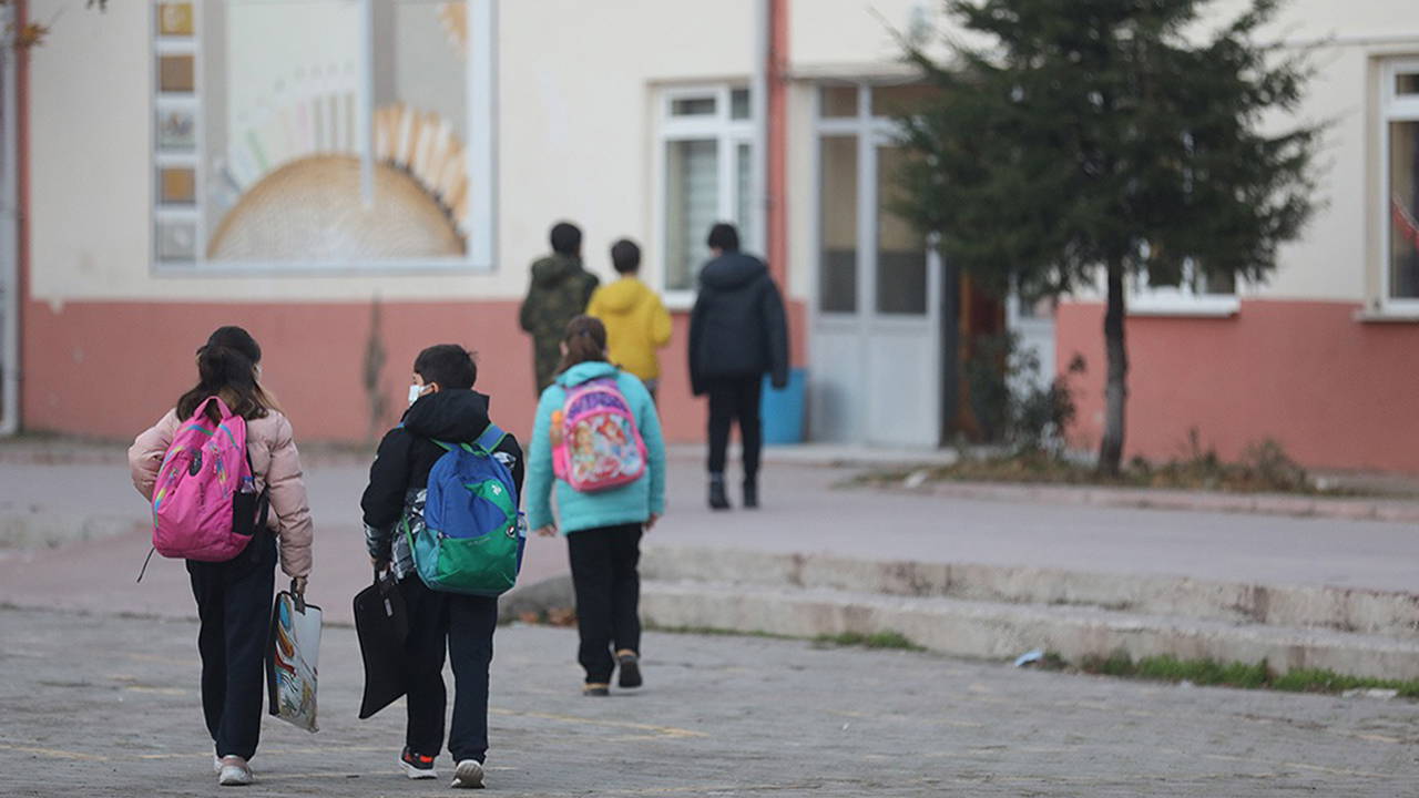 okullar neden tatil edildi istanbulda okullar tatil mi zm2hIRkh.jpg