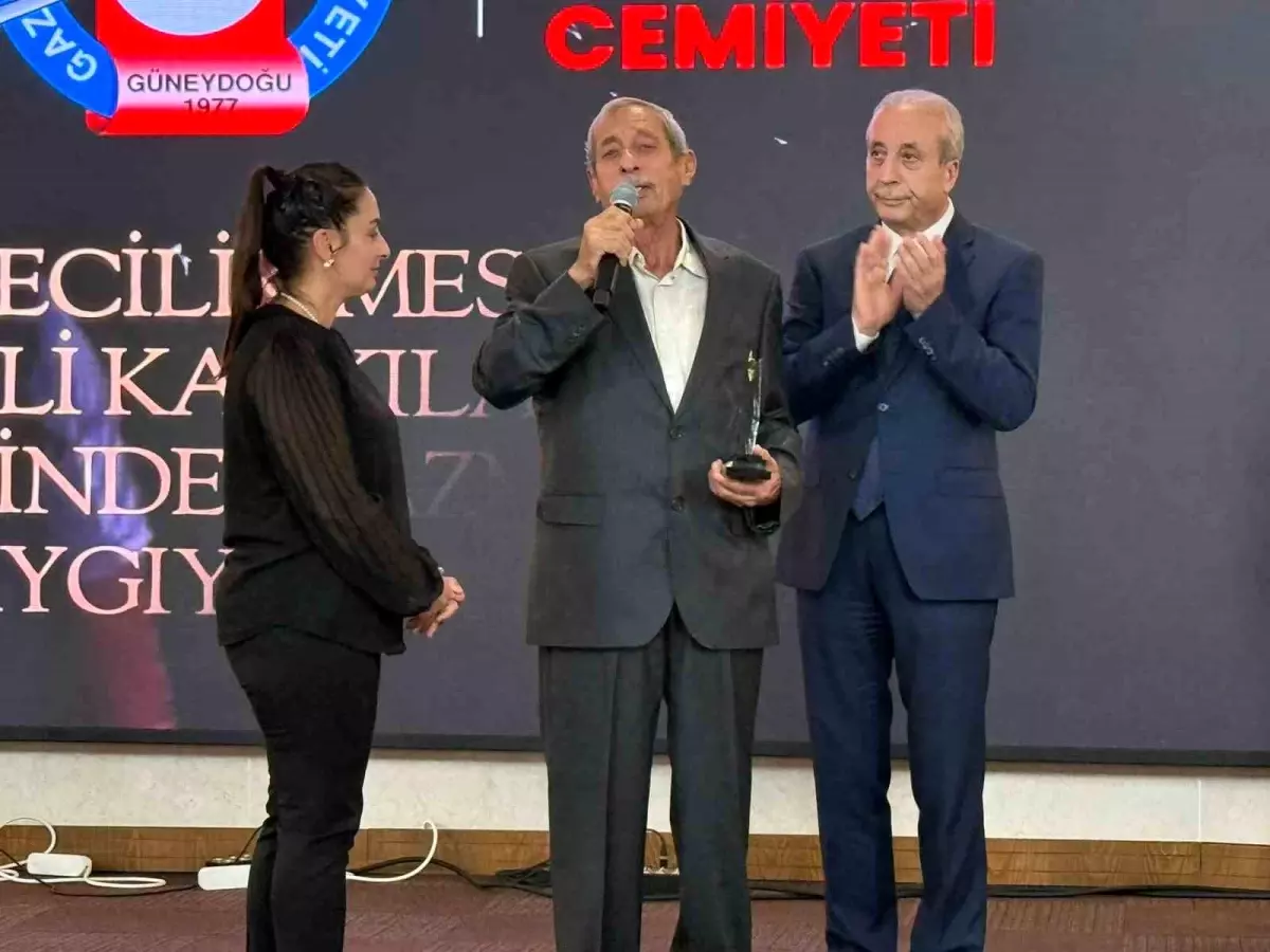 yilin basarili gazetecileri odulleri umit ozdal anisina verildi c12SRt1J.jpg